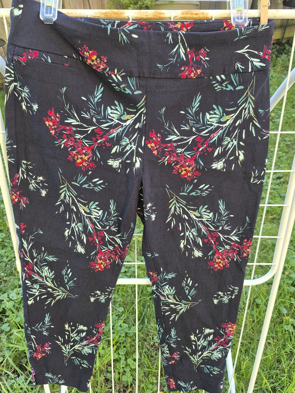 Van Heusen Black Floral Stretch Leggings with Red & Green Print